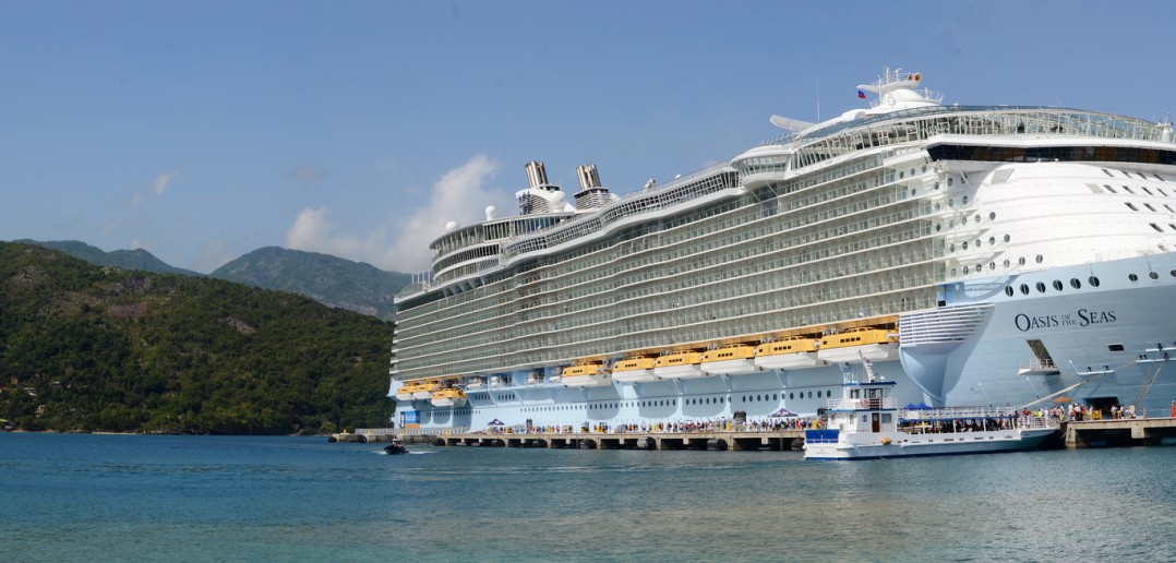Oasis of the Seas - Source Flickr@Nathanmac87