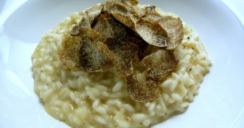 White Truffle - Blue moon in her eyes