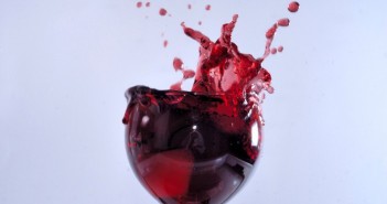 Paternò_-_Wine_splash