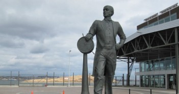 Samuel cunard statue